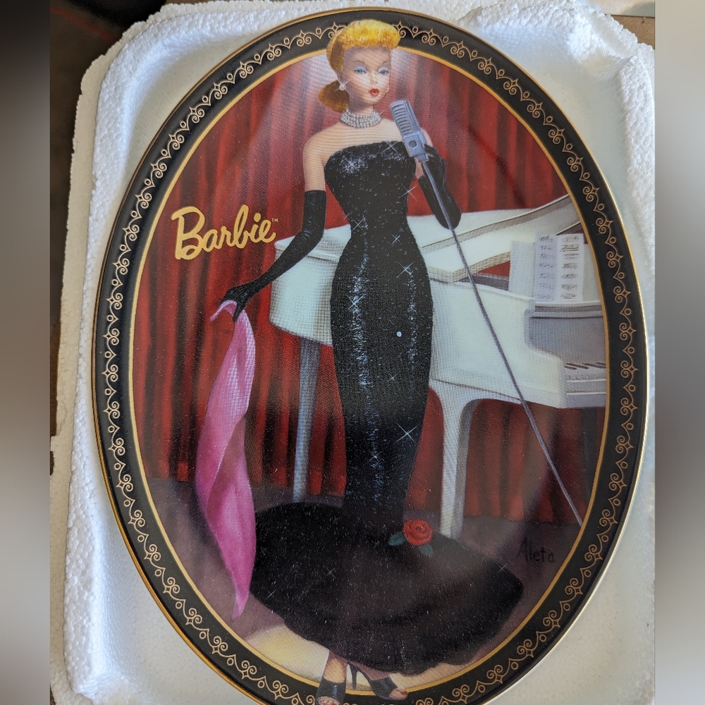 The Bradford Exchange Accents | Barbie Solo In The Spotlight Bradford Plate